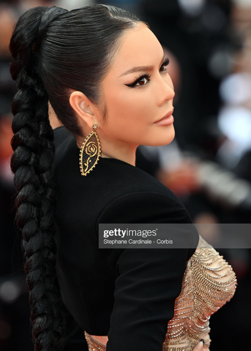 Lý Nhã Kỳ đẹp kiêu sa qua ống kính quốc tế.