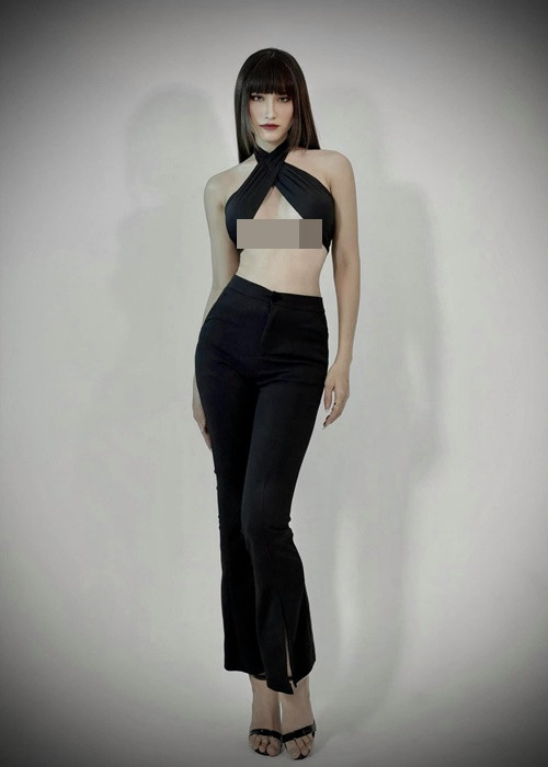 Người đẹp chuyển giới đến từ An Giang chăm mặc hở bạo.