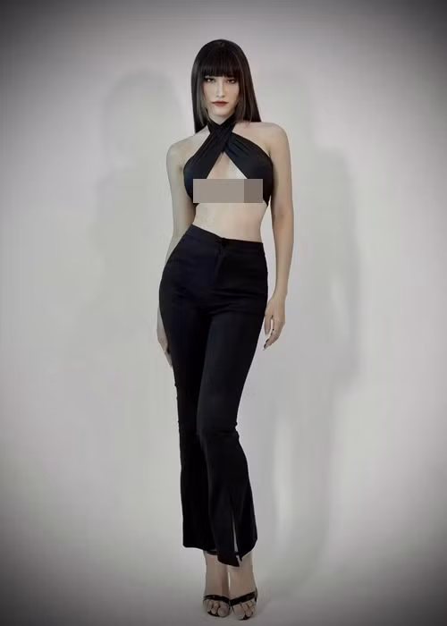 Người đẹp chuyển giới đến từ An Giang chăm mặc hở bạo.