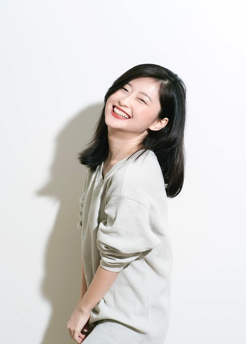 Nakatani Akari có gương mặt xinh đẹp, ngoại hình nhỏ nhắn. Ảnh: FBNV