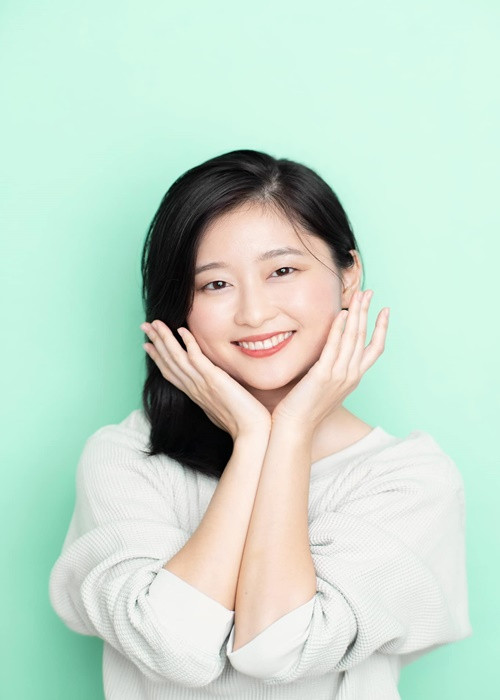 Nữ diễn viên phim “Em và Trịnh” thỉnh thoảng làm thông dịch viên hoặc hỗ trợ các công ty trong một số dự án.Ảnh: FBNV