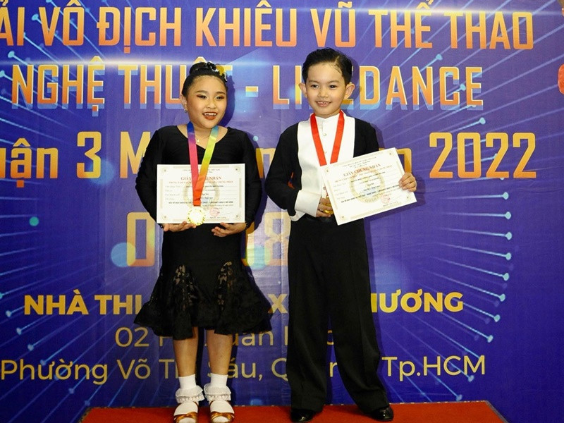 Bạn nhảy của Kubi có tên thân mật là Sâu. Ảnh: FBNV