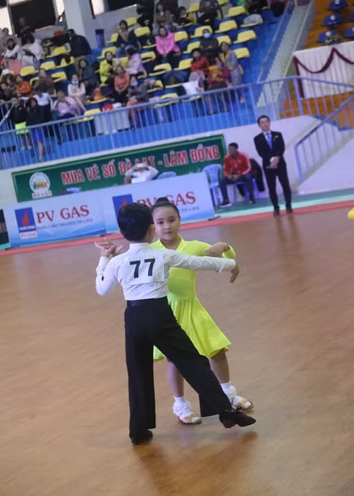 Khánh Thi cho biết, sau khi Kubi 14 tuổi, vợ chồng sẽ hướng nghiệp cho con. Ảnh: Tiền Phong