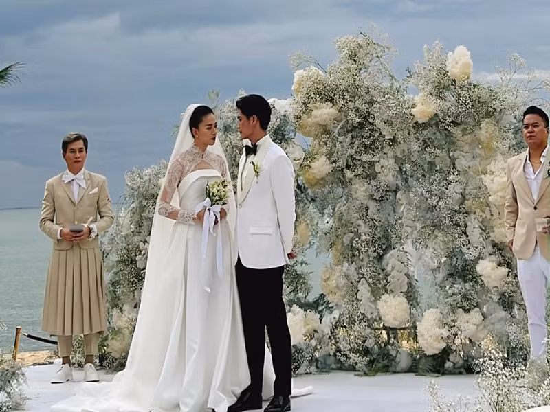 Loat cau noi ngon tinh trong dam cuoi Ngo Thanh Van - Huy Tran