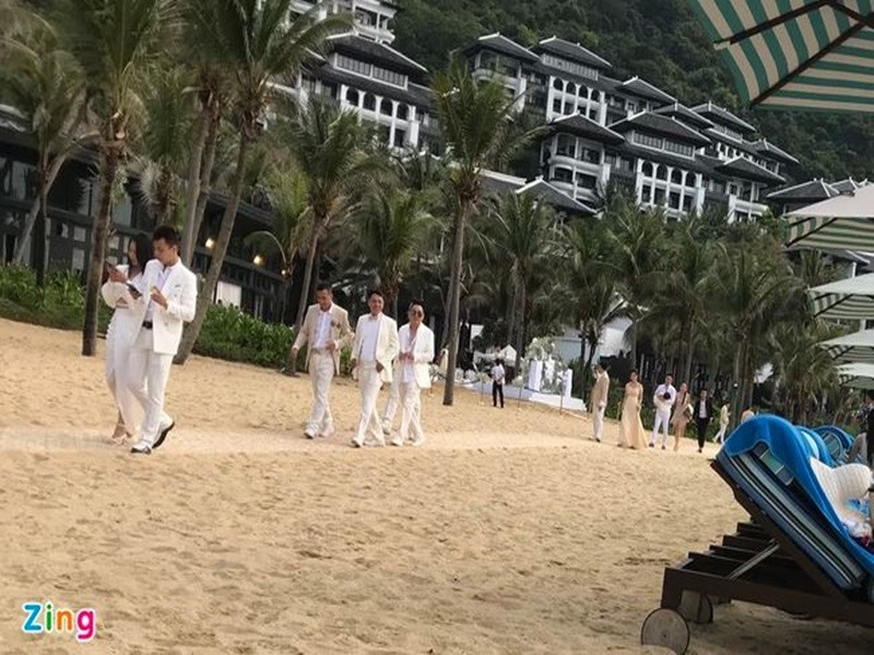 Tối cùng ngày, Ngô Thanh Vân - Huy Trần tổ chức tiệc cưới. Ảnh: Zing