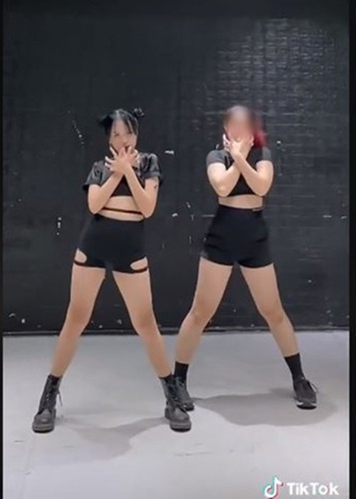 Trên trang cá nhân Tiktok, Nghi Phương chia sẻ nhiều clip nhảy múa.