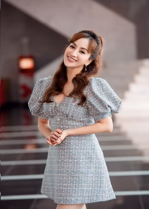 Khánh Thi có bảng thành tích khủng. Theo Người lao động, Khánh Thi cùng Chí Anh từng lọt vào top 100 đôi nhảy đẹp nhất thế giới, ba chức vô địch quốc gia trong cả ba lần tổ chức, lọt vào top 10 giải vô địch châu Á, xếp thứ 4 SEA Games 24. Ảnh: FBNV