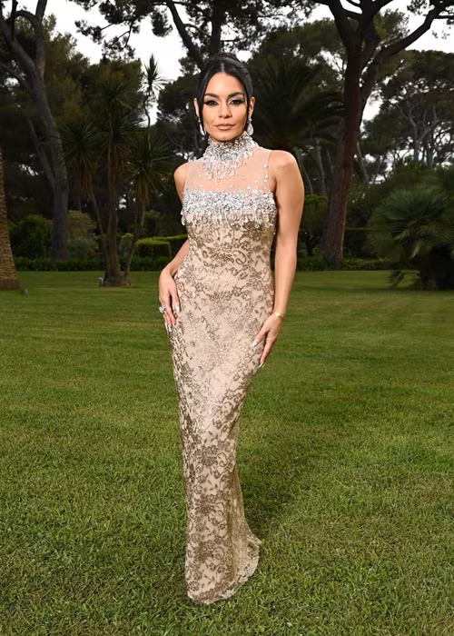 Ngôi sao phim "High school musical" Vanessa Hudgens. Ảnh: Harper's Bazaar