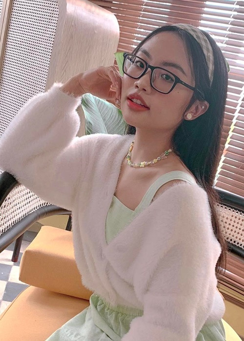 Tuổi 19, Phương Mỹ Chi có thu nhập khủng từ các show diễn, hoạt động quảng cáo, kênh Youtube. Ảnh: FBNV