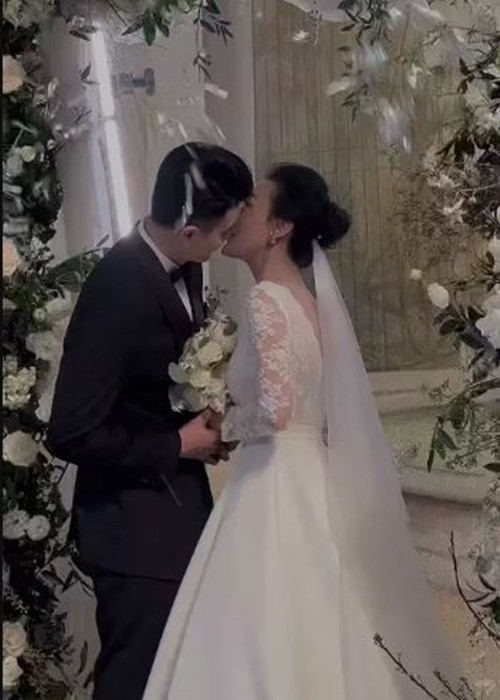 Vĩnh Thụy tiết lộ, anh và Phương Oanh không hề gặp bất cứ khó khăn nào, thậm chí cảnh hôn cũng diễn ra một cách suôn sẻ, không phải làm lại nhiều lần Ảnh: Vietnamnet