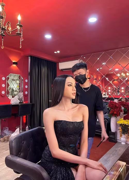 “Tôi chỉ làm răng sứ thôi, còn lại chủ yếu chăm sóc da trắng hơn, bổ sung hormone…”, Lương Mỹ Kỳ chia sẻ trong cuộc phỏng vấn với VOV.