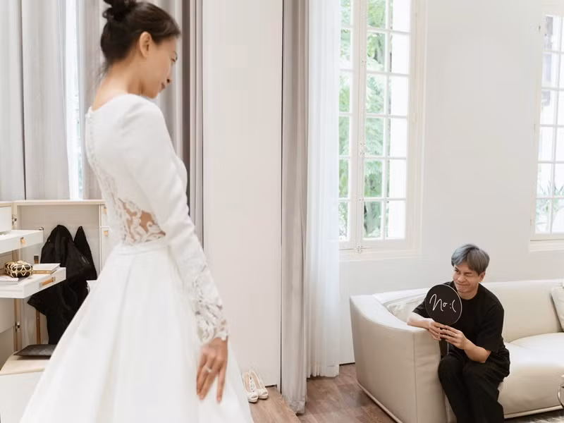 Ngô Thanh Vân gửi lời cảm ơn đến Nam Trung. Anh luôn bên cạnh cô trong suốt chặng đường vừa qua trong sự nghiệp thăng trầm và ở những giây phút quan trọng trong cuộc sống riêng tư.