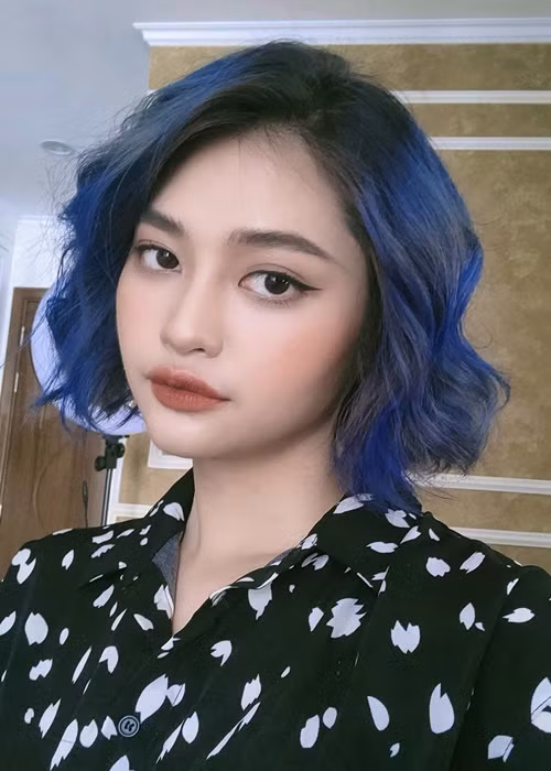 Thúy Hằng hiện tại có số đo 3 vòng 82-65-91 cm cùng chiều cao 1m7.