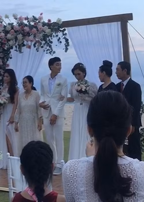 Vợ chồng Khương Ngọc bí mật tổ chức ngày trọng đại. Ảnh: Yeah1