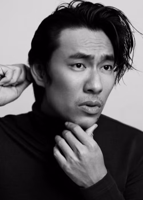 Cát sê của Kiều Minh Tuấn được cho là không hề thấp. Anh từng để lộ cát sê khi hoàn trả lại nhà sản xuất phim “Chú ơi đừng lấy mẹ con” hơn 900 triệu do lùm xùm tình ái. Ảnh: FBNV