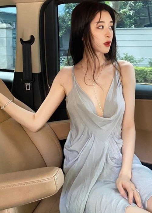 Người đẹp viết trên trang cá nhân: "Chuyện gì đang xảy ra vậy? Tôi không biết là ai tung tin. Nhưng mong mọi người hãy sáng suốt". Ảnh: VTC