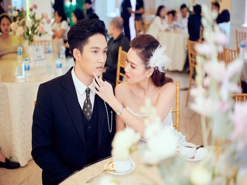 Hương Giang từng đáp trả khi bị antifan “cà khịa” mối tình “chị em” với Đình Tú.