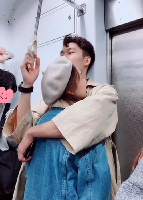 Sau 6 năm, Hương Giang xác nhận chia tay Đình Tú. Cô cho rằng đây là câu chuyện giữa hai người nên hy vọng mọi người không phán xét, suy đoán.