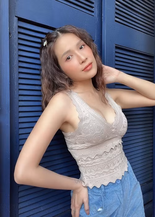 Những năm qua, Khả Như làm việc cật lực để thành công, giàu có như hiện tại.