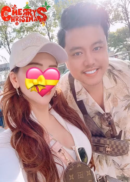 Nam người mẫu tiết lộ, tình cũ Yvonne Thúy Hoàng rất vui khi biết anh đã có bạn gái mới.