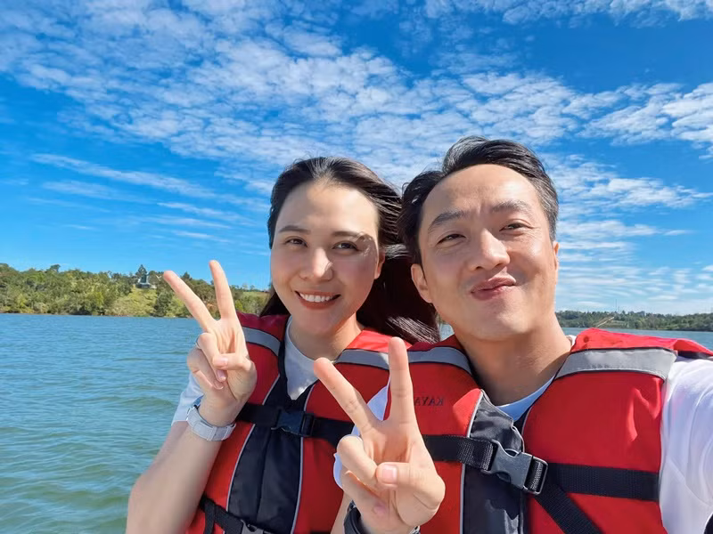 Đàm Thu Trang mua tặng Cường Đô la xe mô tô 2 tỷ. Tuy nhiên, cô không cho chồng lái. Ảnh: FBNV