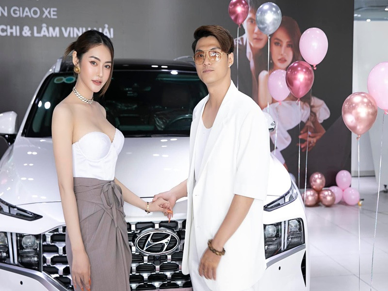 Những cô vợ chịu chơi nhất showbiz Việt: Tặng chồng xe “khủng” không tiếc tiền Nhung co vo chiu choi nhat showbiz Viet: Tang chong xe “khung” khong tiec tien