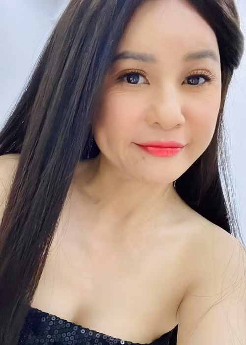 Cát Phượng còn cho biết, nếu Kiều Minh Tuấn kết hôn, cô sẽ đến đám cưới dù có thể không được mời. "Dù sao chúng tôi vẫn là đồng nghiệp, ngoại trừ việc tôi sợ bạn gái của anh ấy sau này không thích thôi", cô nói. Ảnh: FBNV