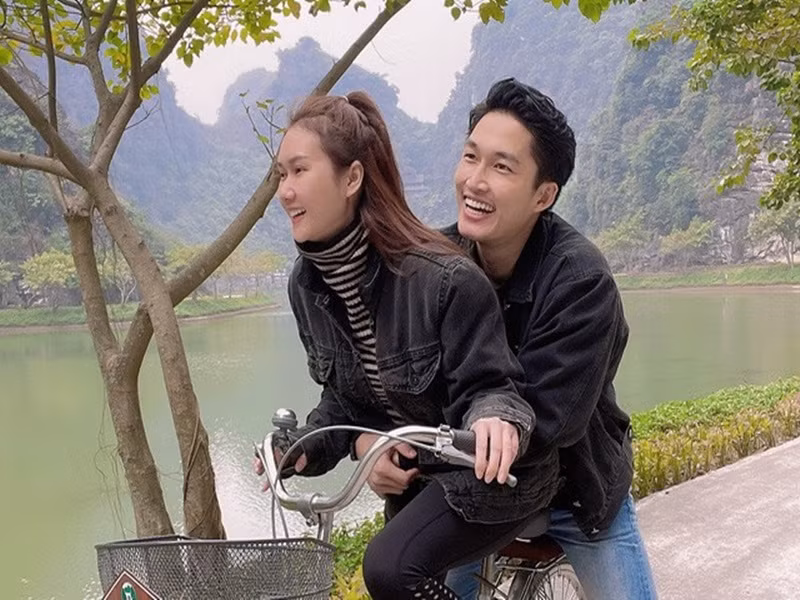 Đình Tú đến nay vẫn chưa lên tiếng về chuyện chia tay Hương Giang. Phản ứng của nam diễn viên không quá khó hiểu bởi anh từng khẳng định bản thân rất ít khi nhắc đến chuyện cá nhân, nhất là chuyện tình cảm. Ảnh: Lao động