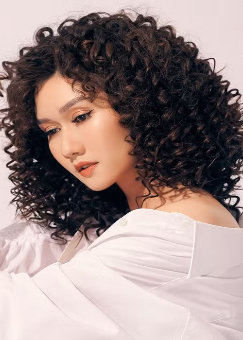 “Chúng tôi không còn sống chung nhưng có chung 1 mối quan tâm đó là con cái. Khi có bất đồng, chúng tôi nói thẳng với nhau, thậm chí là tranh luận, nhưng chỉ dừng ở mức độ riêng tư”, Giadinhnet dẫn lời Hương Giang. Ảnh: FBNV