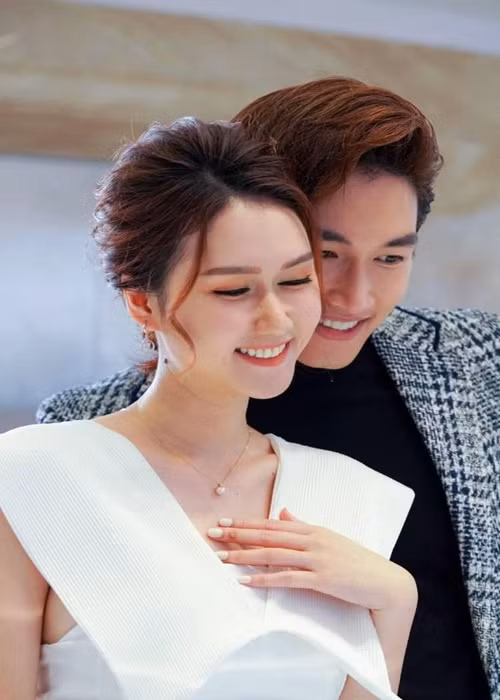 Ung xu cua Huong Giang khi chia tay Dinh Tu va chong cu