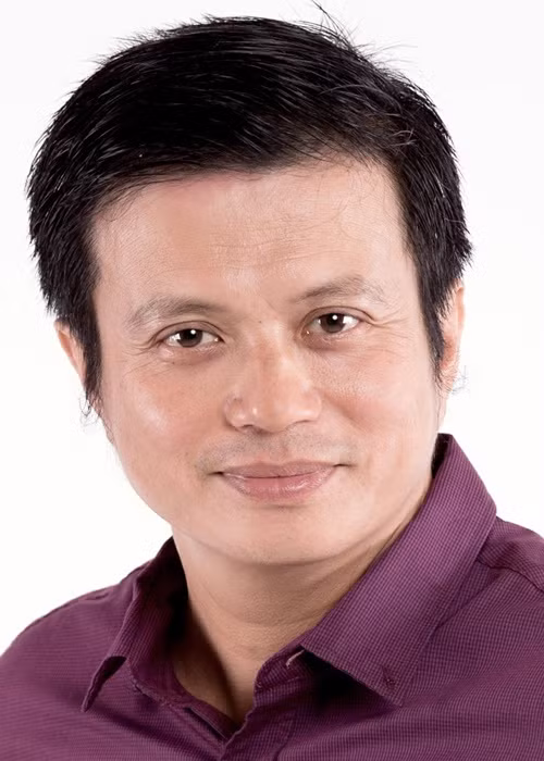 Bá Anh tâm sự trên VOV, anh và vợ cũ có 1 khoảng thời gian ly thân rất dài, sau đó thì chia tay. Dù không còn là vợ chồng nhưng anh vẫn luôn biết ơn vợ cũ là người đã sinh ra những đứa con cho anh.