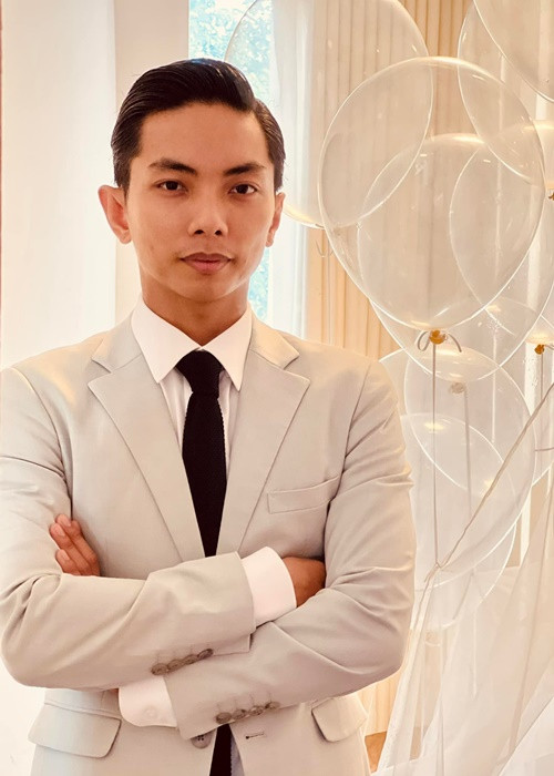 Cho rằng đám cưới để lưu giữ kỷ niệm của hai vợ chồng chứ không phải chỗ để phô trương, Phan Hiển sẽ tổ chức đám cưới đơn giản nhất có thể.