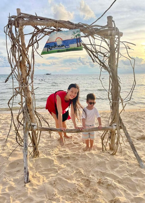 Nữ MC tiếp tục dành nhiều thời gian chăm sóc cậu quý tử đầu lòng.