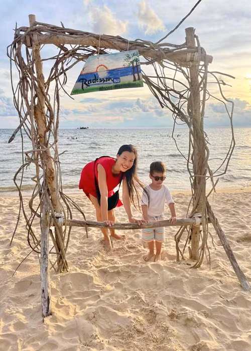 Nữ MC tiếp tục dành nhiều thời gian chăm sóc cậu quý tử đầu lòng.