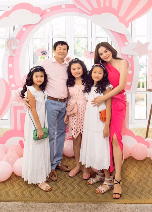 Người đẹp khẳng định dù lấy chồng giàu có nhưng cô luôn tự chủ kinh tế và các hoạt động kinh doanh của mình.