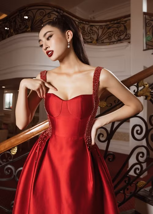 Lương Thùy Linh ngày càng xinh đẹp sau 3 năm đăng quang.