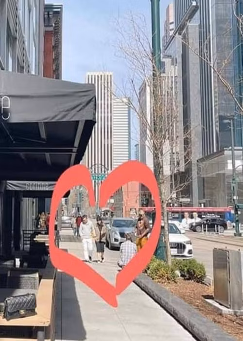 Hồi tháng 4 vừa qua, Phạm Quỳnh Anh bị đồn lộ ảnh đi mua sắm cùng bạn trai ở Mỹ. Ảnh: VTC