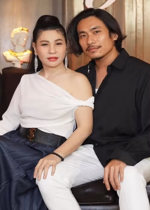 Trong khi một số người cho rằng, trong chuyện tình cảm, hợp tan là điều khó tránh khỏi, nhiều cư dân mạng lại bày tỏ sự thất vọng về Kiều Minh Tuấn. Giữa ồn ào, Kiều Minh Tuấn khóa bình luận trên trang cá nhân. Ảnh: FBNV