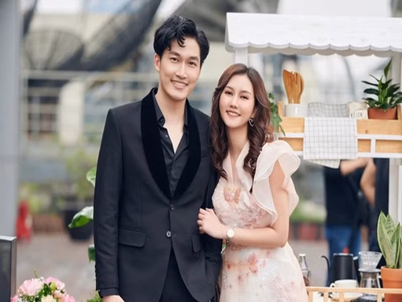 Mới đây, Hương Giang xác nhận chia tay Đình Tú. Mối tình kết thúc gây tranh cãi trái chiều. Không ít cư dân mạng chỉ trích Đình Tú, thậm chí lôi bạn diễn của anh - Huyền Lizzie vào câu chuyện. Ảnh: Thể thao văn hóa