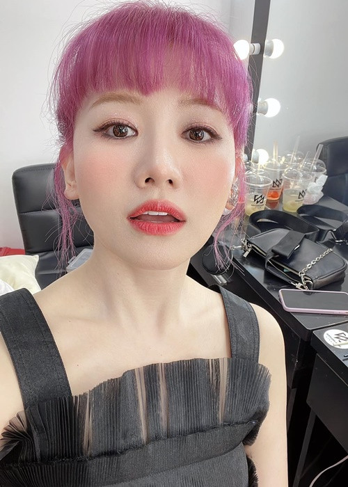 Hari Won tích cực thay đổi diện mạo để làm mới mình.