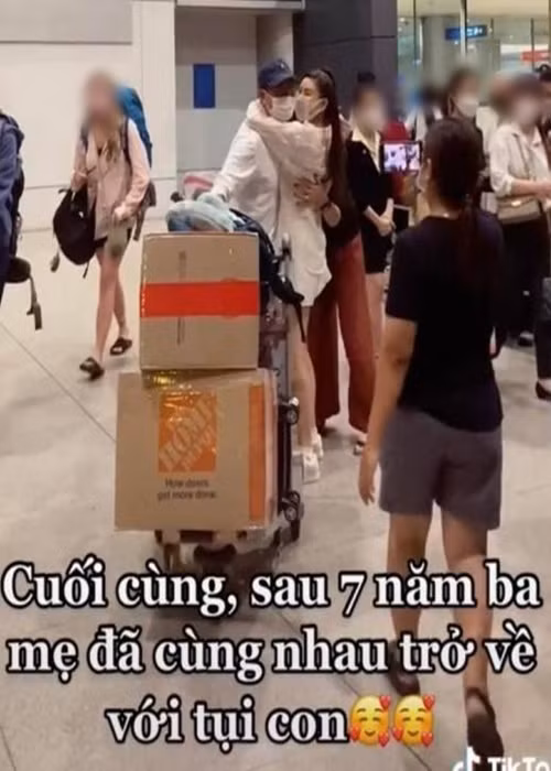 Giữa tháng 5/2022, Trương Quỳnh Anh đón bố mẹ trở về sau 7 năm xa cách. Ảnh: Khỏe và đẹp