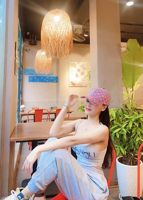 Lương Thu Trang làm mẹ đơn của một bé trai năm cô mới 24 tuổi.