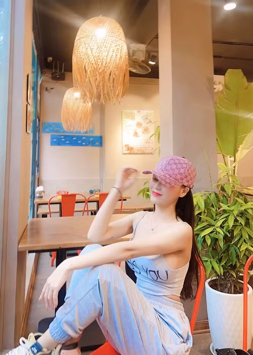 Lương Thu Trang làm mẹ đơn của một bé trai năm cô mới 24 tuổi.