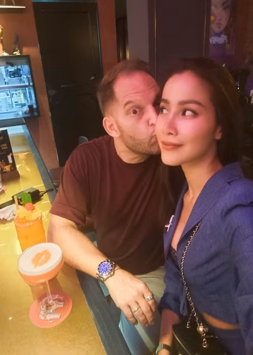 Vợ chồng Bảo Trúc có nhiều khoảnh khắc ngọt ngào bên nhau.