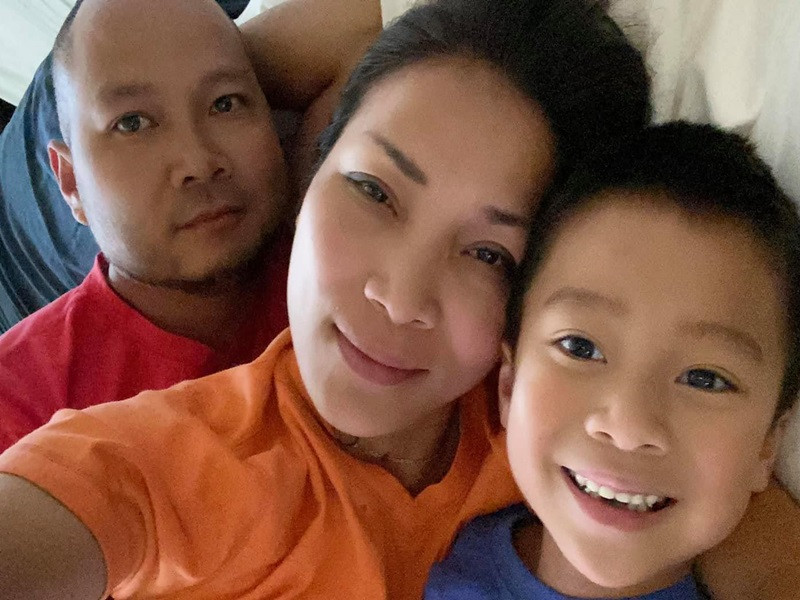 Năm 2021, hôn nhân của Hồng Ngọc bị đồn sắp tan vỡ. Nguồn tin phát từ bạn thân thiết của nữ ca sĩ. Lập tức, Hồng Ngọc lên tiếng phủ nhận tin đồn.