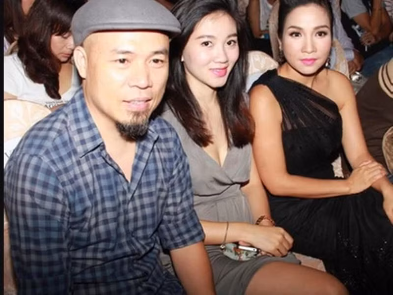 Theo Zing, sau khi chia tay người vợ đầu tiên, tác giả ca khúc chính thức của SEA Games 31 tái hôn với một cô gái sinh năm 1984. Ảnh: Nhịp sống Việt