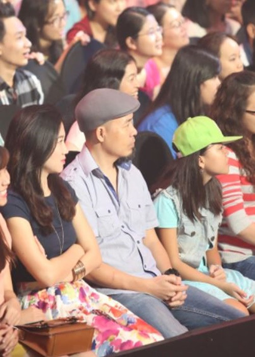 Bà xã của Huy Tuấn không hoạt động trong lĩnh vực nghệ thuật. Một số nguồn tin cho hay, cô làm việc trong ngành hàng không. Ảnh: Zing