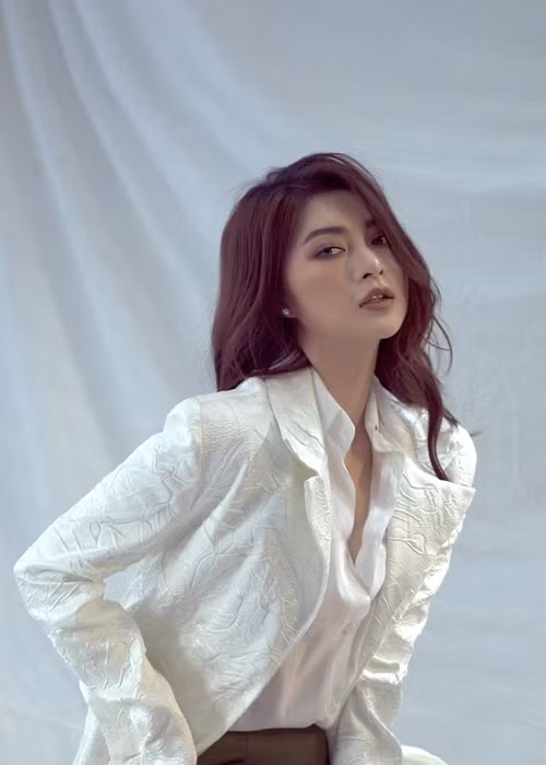 Thanh Trúc từ chối chia sẻ chuyện tình cũ với Khương Ngọc. "Khi mình nhắc đến, có thể người cũ sẽ không vui và hiểu nhầm đang lợi dụng chuyện cũ PR tên tuổi. Đó chắc chắn không phải là cách Trúc muốn mình đến với công chúng", cô bày tỏ. Ảnh: FBNV