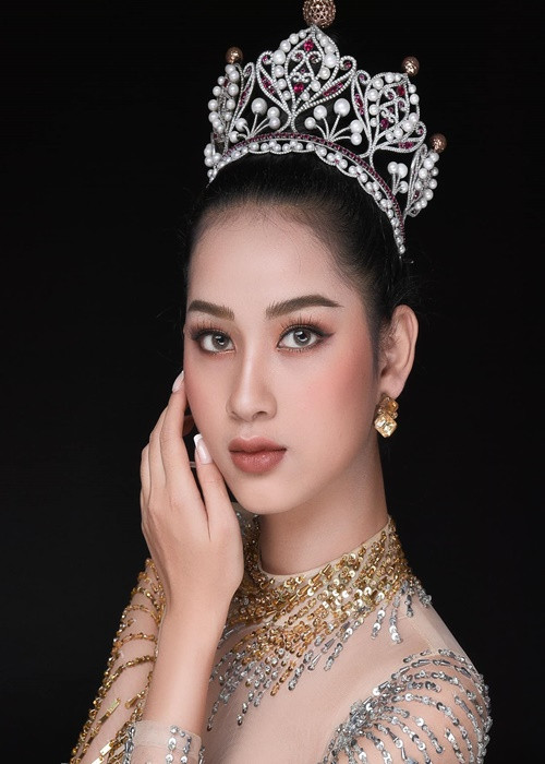 Tường Vy chia sẻ trên Tiền Phong, cô muốn tham gia nhiều cuộc thi nhan sắc không phải vì đam mê danh hiệu, chạy theo ánh hào quang mà muốn đánh dấu tuổi thanh xuân của mình đã trôi qua không hề lãng phí.