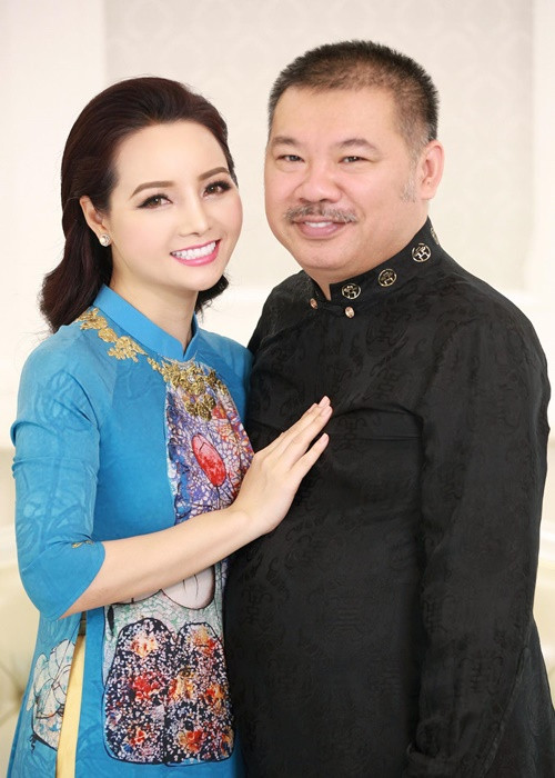 Sau 20 năm kết hôn, tình cảm vợ chồng Mai Thu Huyền vẫn mặn nồng.